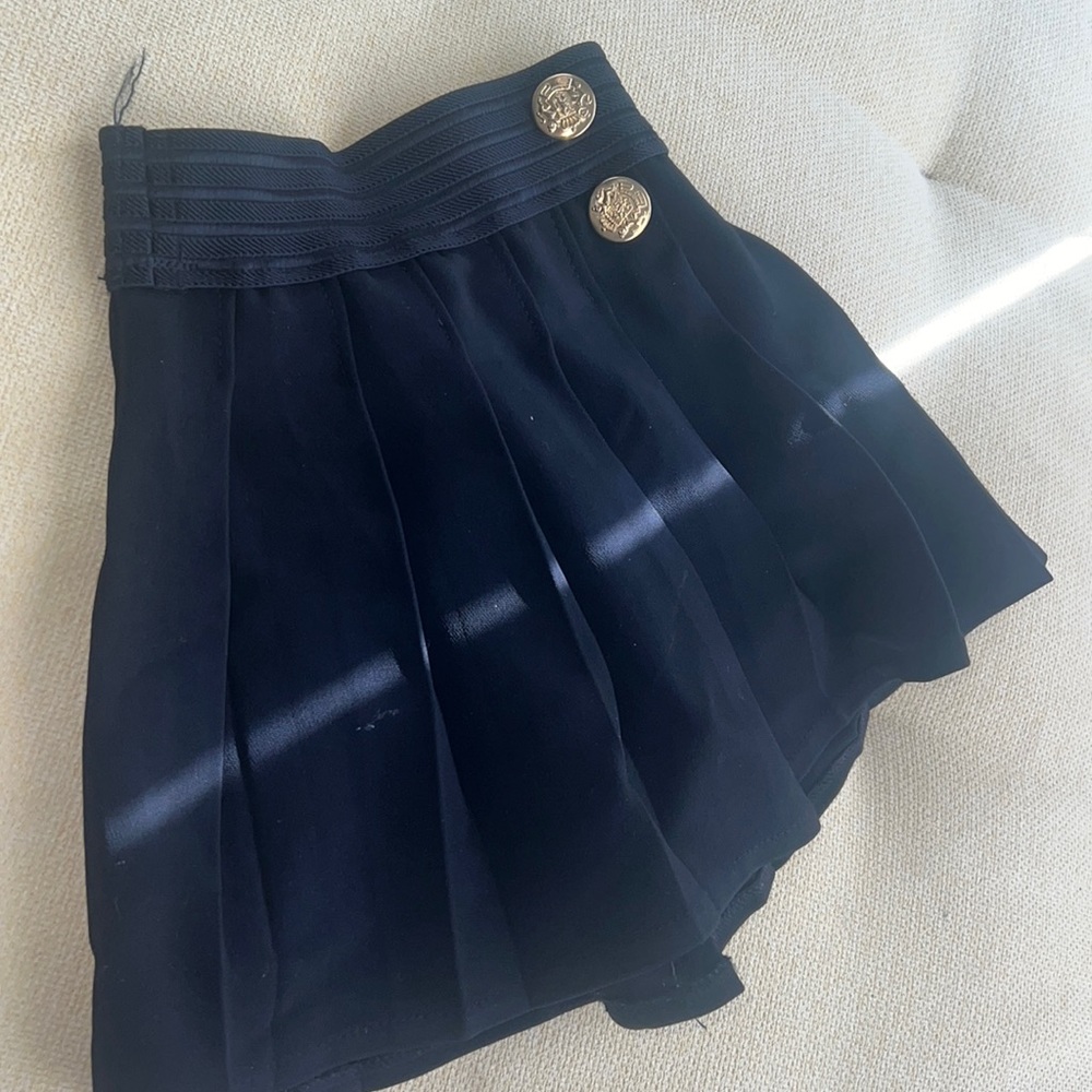 Custom made black pleated kids skirt
